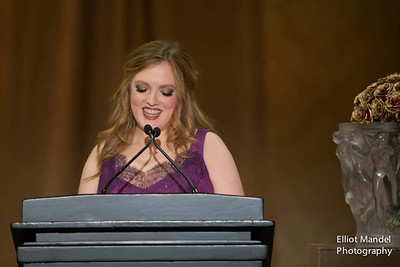 Rachel Barton Pine accepts the CYSO Note of Excellence Award