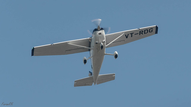 Cessna 182 (VT-RDG) departing VAAH