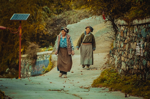 卓克基土司官寨 四川 中國 autumn 秋 culture historical portrait people street travel nikon sichuan china village
