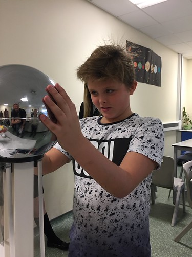 Static electricity experiment at Sandymoor School | by BuddaBoy