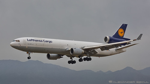 Lufthansa Cargo / McDonnell Douglas MD-11F / D-ALCJ at SCEL | by Asetah
