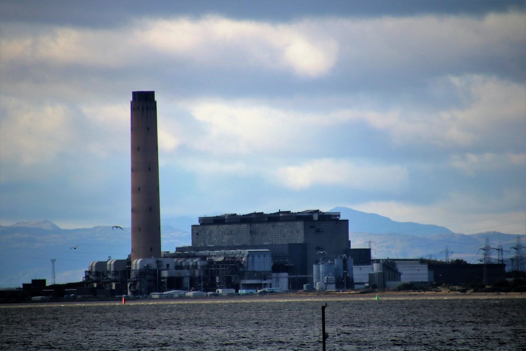 LONGANNET Power Station (closed) 20171005 - viewed from the Bo'ness and Kinneil Railway