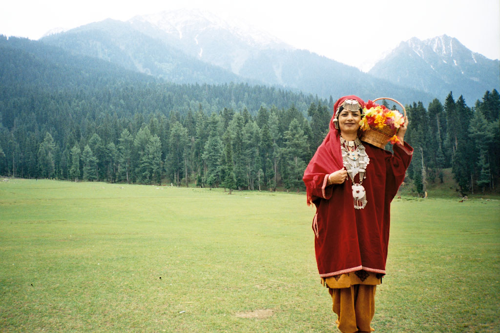 Traditional Dresses of Jammu and Kashmir