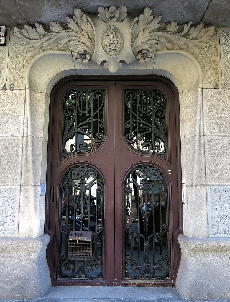 Sculpted doorway: Barcelona