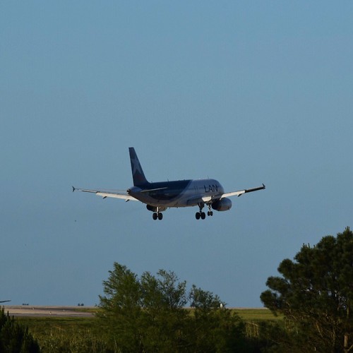 mvd carrasco uruguay montevideo ccbal aviation landing la410 lan latam spotting spotter plane