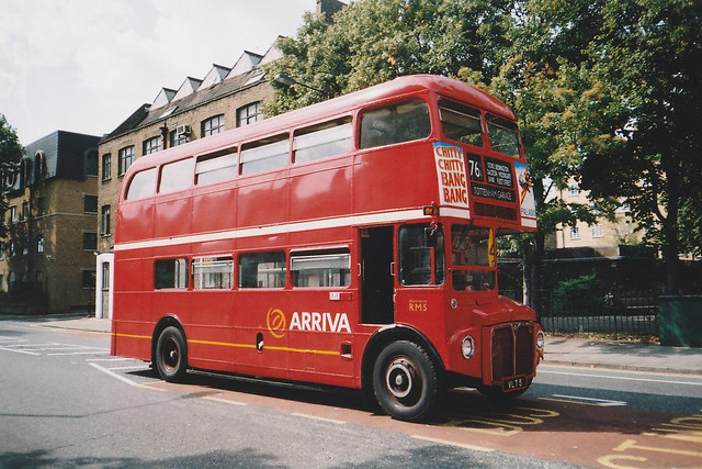 RM 5 at the Lambeth terminus of route 76