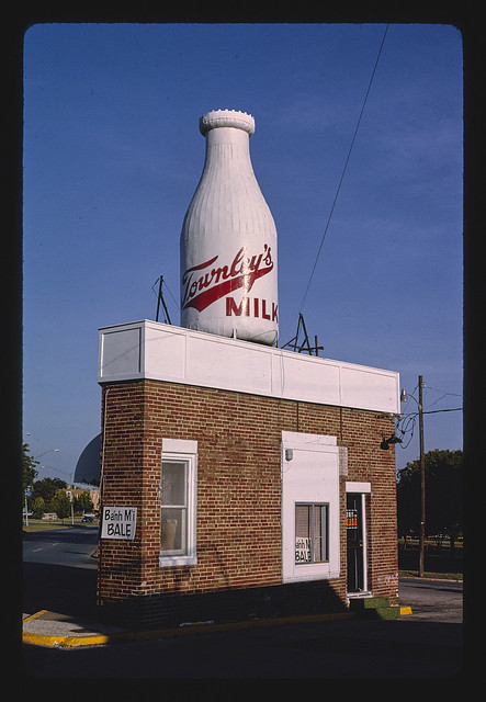 Roadside America -- Townley milk bottle, Oklahoma City, Oklahoma