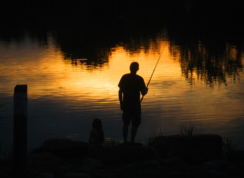 water pêcheur pêche fishing fisherman calme tranquilité tranquility coucher soleil sunset soir evening father père