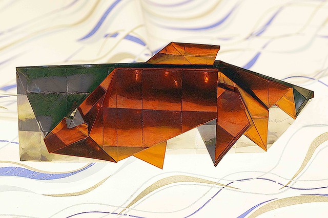 Origami Goldfish Chopstick Holder (Hidehisa Inayoshi)