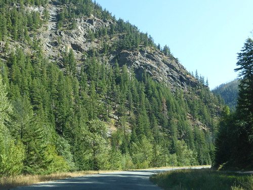 moha road pioneer valley mountain gap landscape