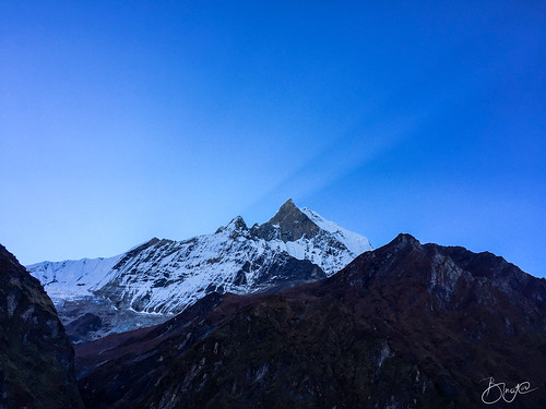 blue nepal annapurna machhapuchhre base camp trek travel beautiful landscapes mountain iphone photography
