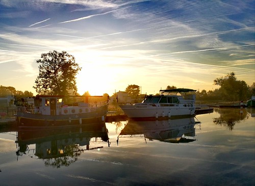 Morning sky by yannicktlse, btysky castelsarrasin autumn boat sun
