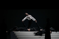Ballett von Uwe Scholz nach Stendhal.  Musik von Hector Berlioz. Bühnenbild von Ivan Cavallari. Bilder Copyright_Tanghe_JL