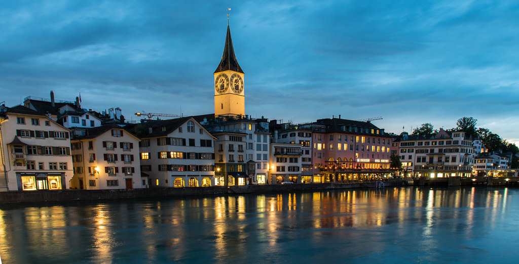 Eglise Saint Pierre - Limmat river - Zürich - Blue hour