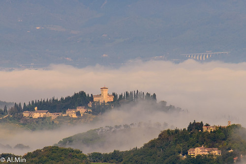 iltrebbio castello villamedicea spieroasieve mugello firenze toscana italy nebbia brume autunno