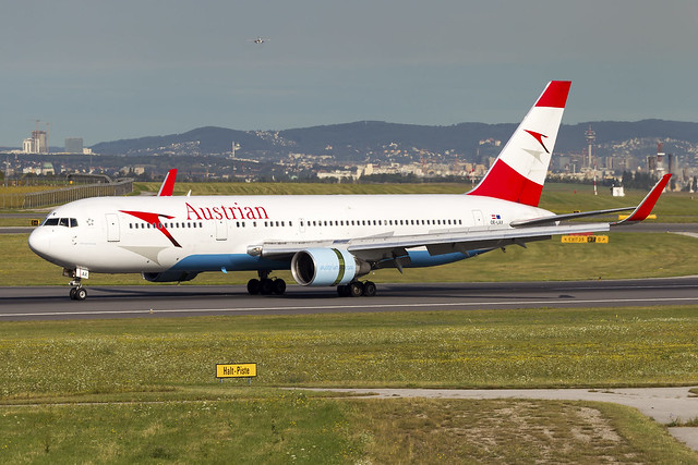 OE-LAX Austrian Airlines Boeing 767-3Z9(ER)