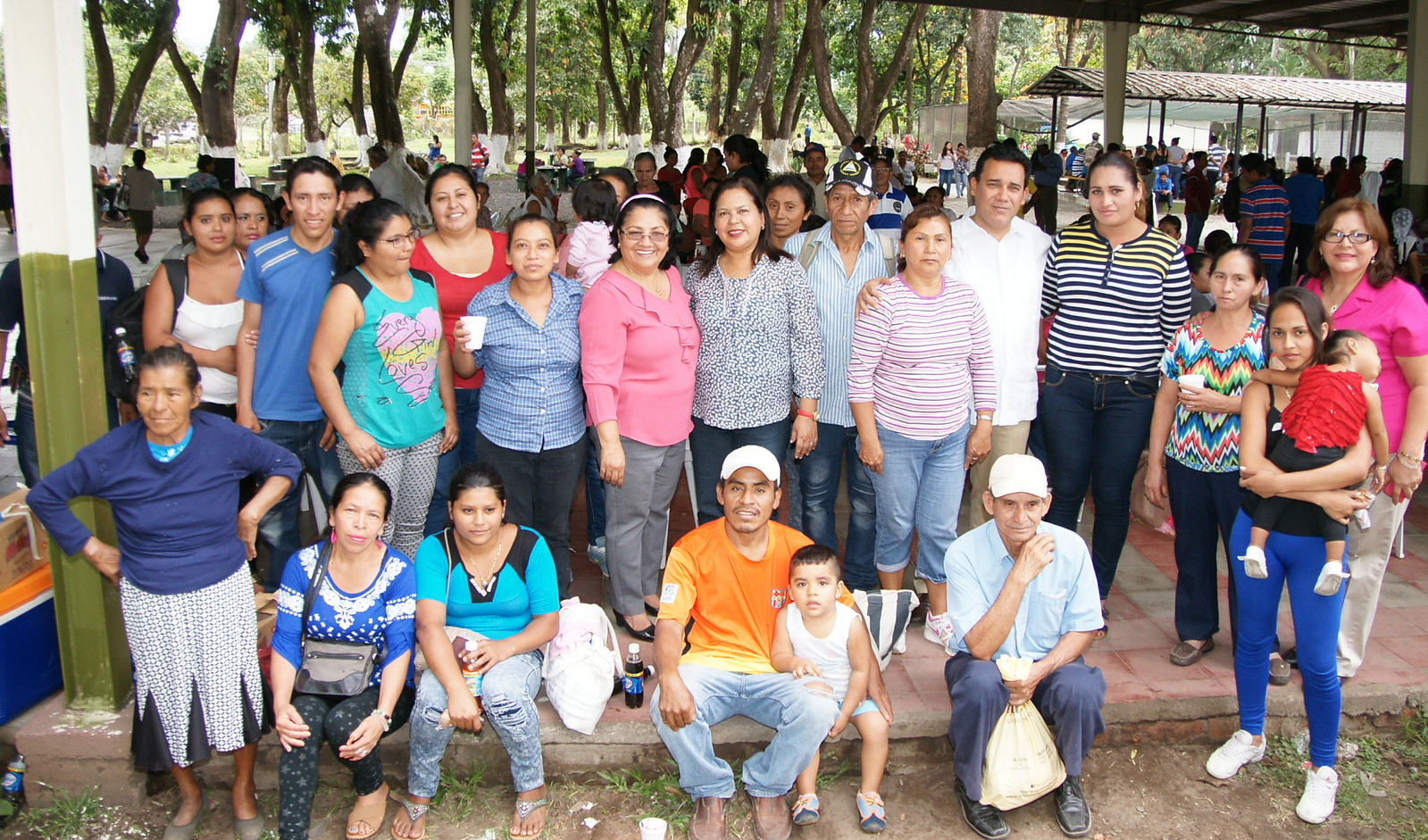 450 familias beneficiadas con entrega de materiales para mejoras de ...