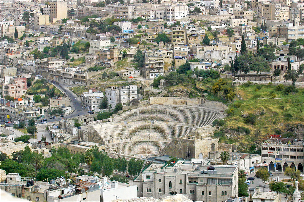 Le théâtre romain et la ville basse d'Amman (Jordanie)