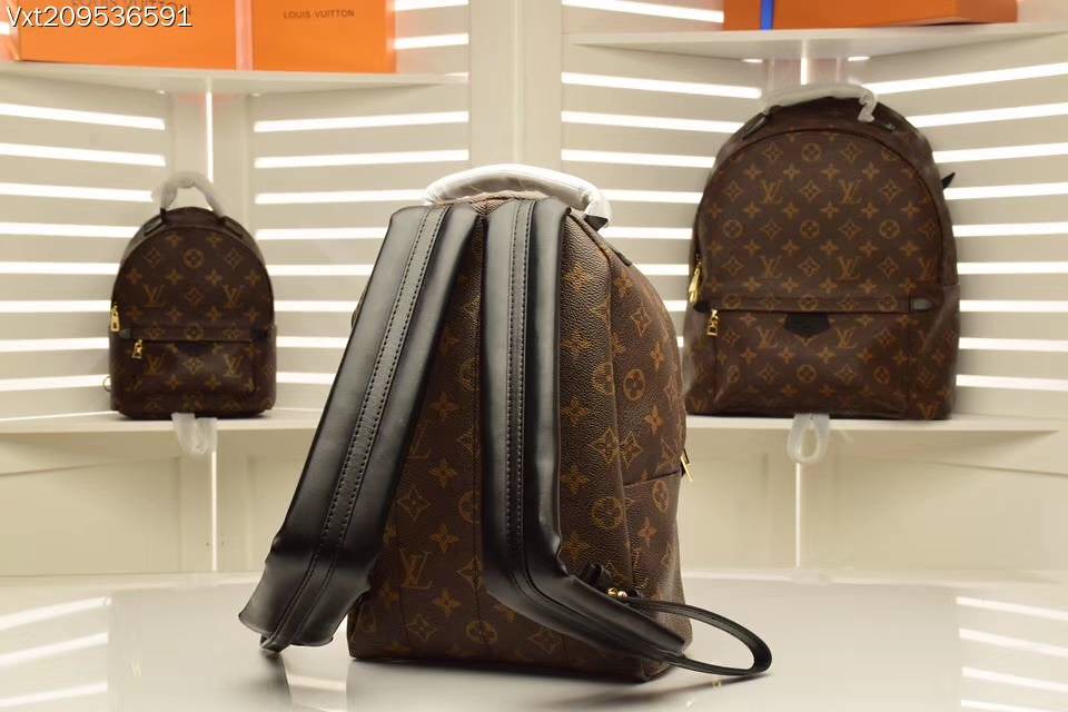 Louis Vuitton présente sa collection printemps-été 2027 à Paris