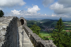 Ruine Farnsburg-Aussichtsplattform auf der Schildmauer