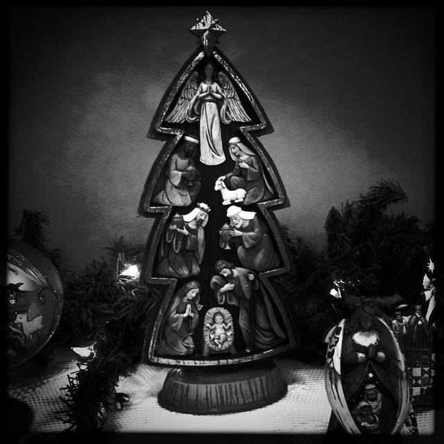 No Room At The Inn Nativity display at Padre Serra Parish in Camarillo. #hipstamatic #christmas #nativityscene #xmas #camarillo