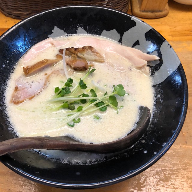 肉入鶏白湯ラーメン ¥950