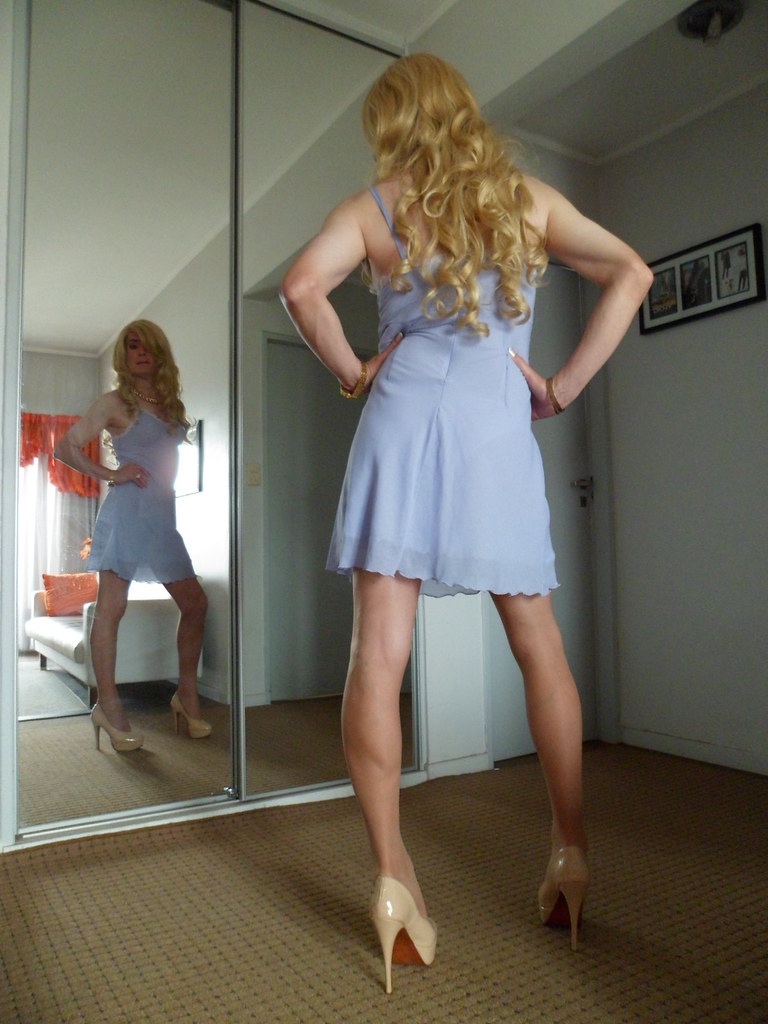 Crossdresser | vestido es de mi novia...yo se lo | Flickr