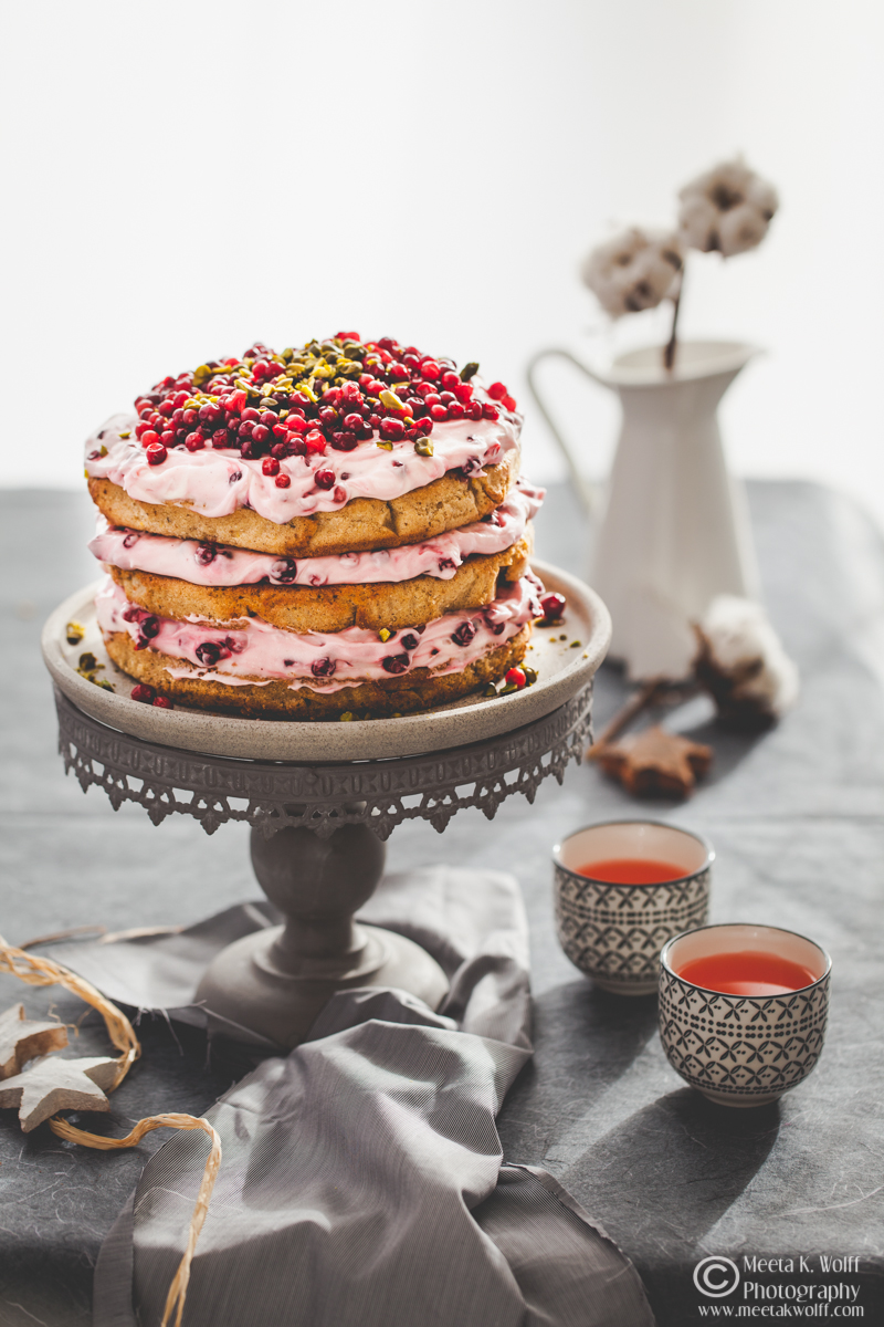 Lebkuchen-Lingonberry-Festive-Cake-by Meeta K. Wolff-0048