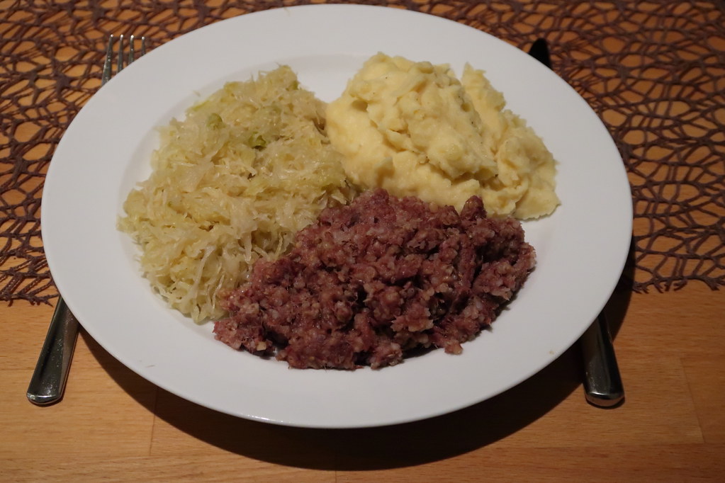 Stippgrütze mit Sauerkraut und Kartoffelpüree | dieses Mal: … | Flickr