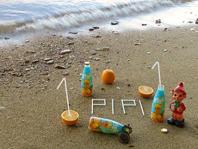 Every Hippie Love To Drink Pipi ;D