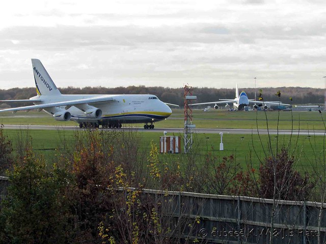 30-11-17 Antonov Airlines An-124-100 UR-82073 at Finningley
