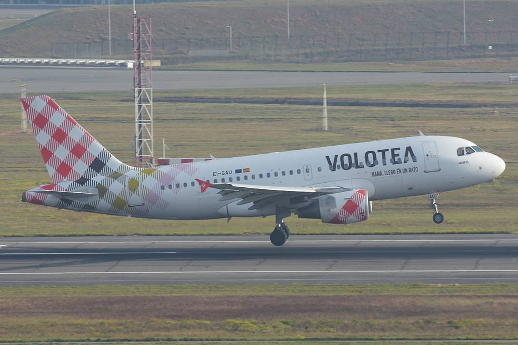 EI-GAU, Airbus Industrie A319-111