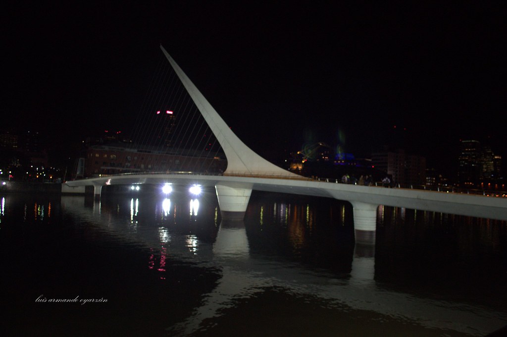Puente de la mujer. Puerto Madero.