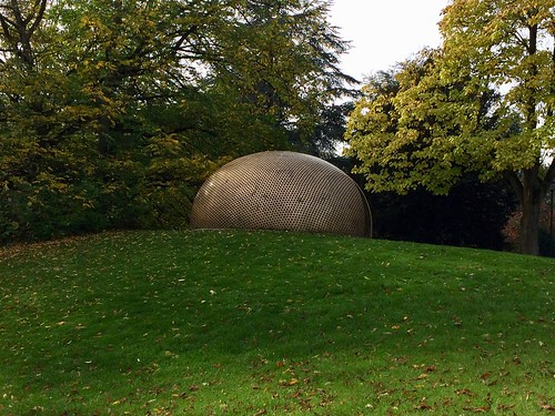 luxembourg luxemburg europe 2017 vert parc park pelouse téton sculpture artcontemporain