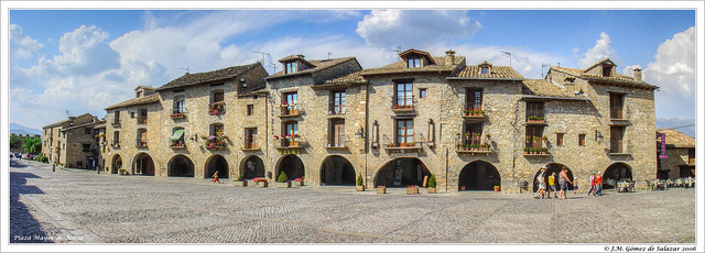 Plaza Mayor de Ainsa. Huesca. España
