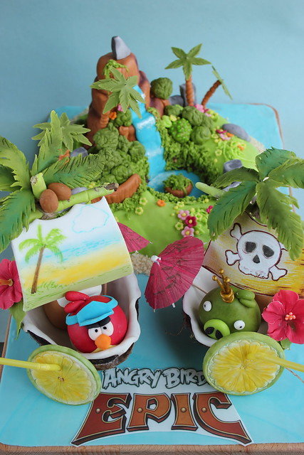 Angry Birds Epic Tropical Island cake