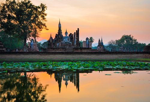 thailandia sukhothai valdy landscape nikon rovine ancient architecture thai twilight tramonto color sunset temple buddha water