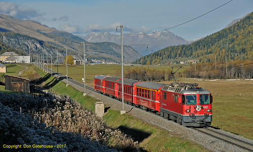 switzerland suisse schweiz svizzera eisenbahnen graubünden rhätischebahn rhb metregauge engadinvalley zug vlak vonat treno classge44’’ 612 thusis bever samaden regioexpress re1358