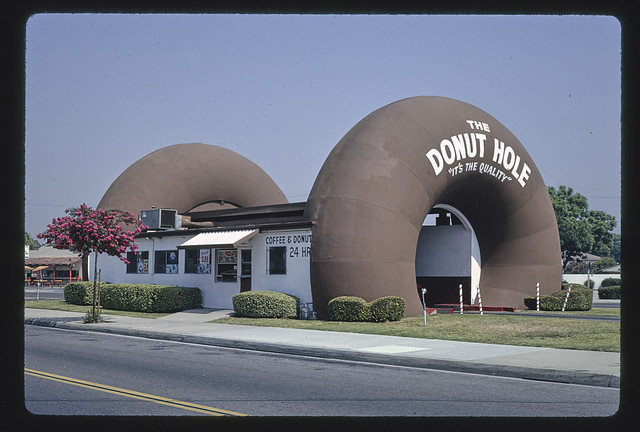 The Donut Hole, angle view, Amar Road, La Puente, California (LOC)