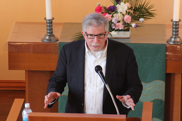 Mendelsohn at the pulpit