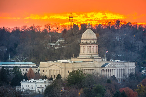 frankfort kentucky capitolbuilding dome dusk governorsmansion lateautumn sunset