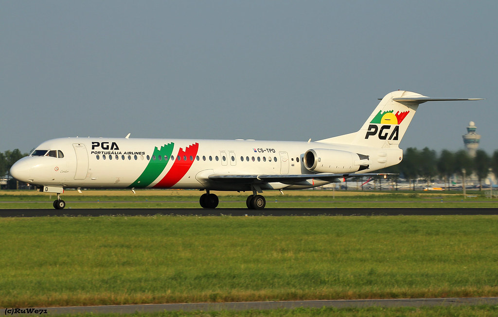 PGA Portugália Airlines Fokker 100 CS-TPD / AMS