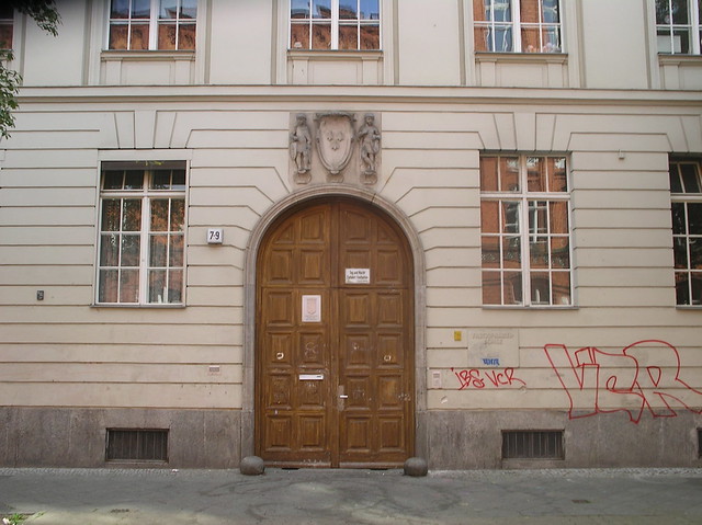 1912/13 Berlin Rundbogenportal Schulgebäude von StBR Ludwig Hoffmann Gotenburger Straße 7-9 in 13353 Gesundbrunnen