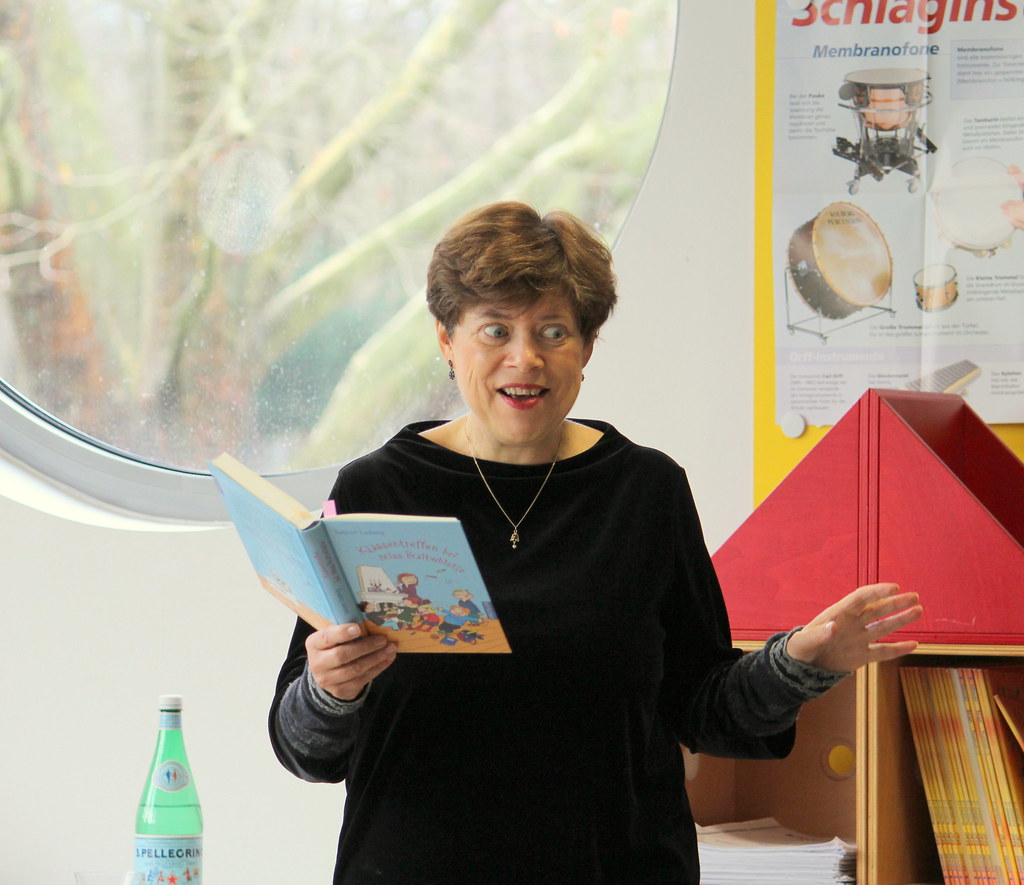 2017 - Sabine "Miss Braitwhistle" Ludwig liest an der SiWi