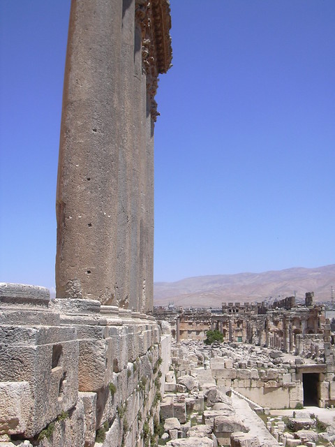 Baalbek, Gewaltige Säulen als Reste des Jupiter Tempels