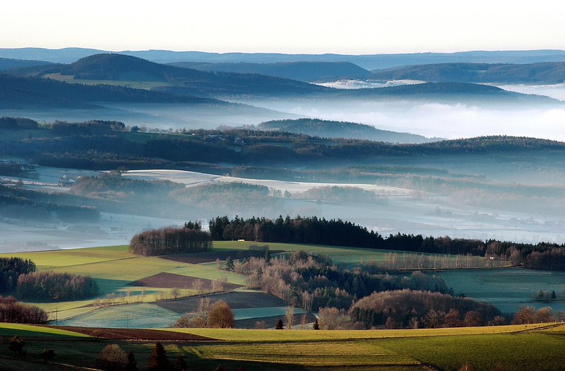 20061224-030P | Blick von der Milseburg über die Kuppenrhön zur Mottener Haube und zum Stoppelsberg. Rhön, 24.12.2006