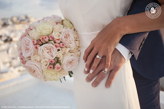Bridal bouquet - Destination wedding in Santorini