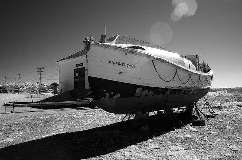 bw ir boat tripod hull infrared digitalinfrared blackandwhite monochrome r72 lifeboat museum hulllifesavingmuseum coastguard uscoastguard