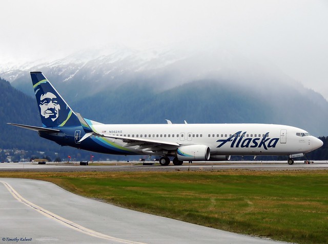 Alaska Airlines Boeing 737-890 [N562AS]