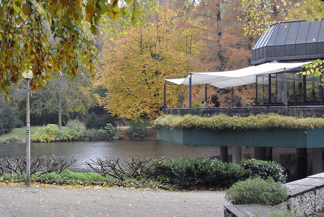 Herbstlicher Volksgartensee in Mönchengladbach